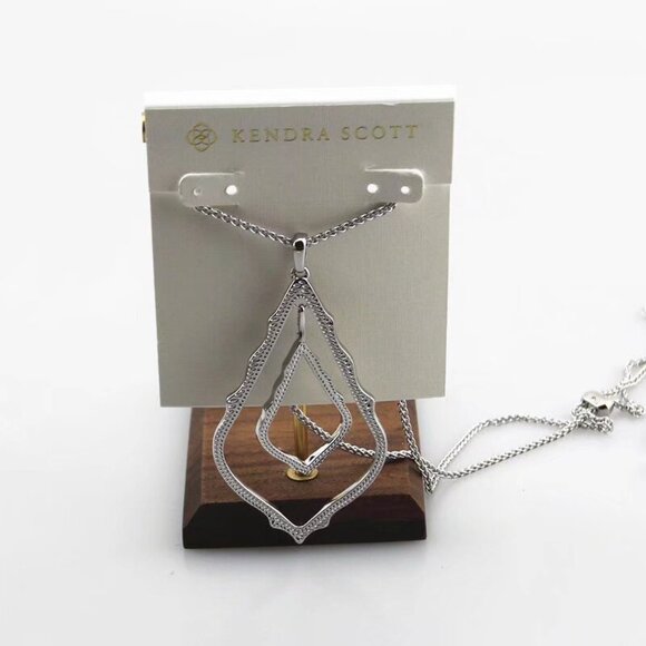 Kendra Scott necklace - Picture 2 of 3